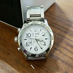 Nixon Silver White Chrono 42-20 Watch